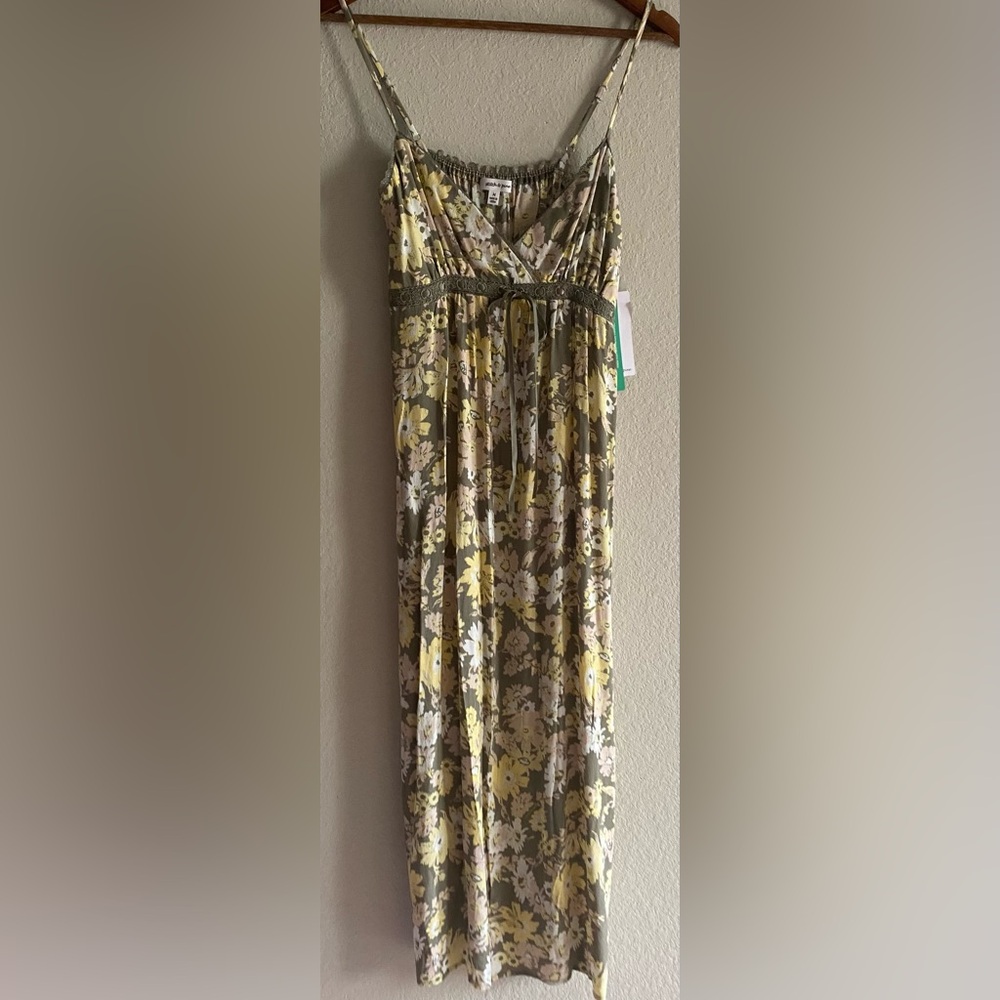 New Floral Slip Dress MIDI Junior’s Medium Side Slit lightweight Summer